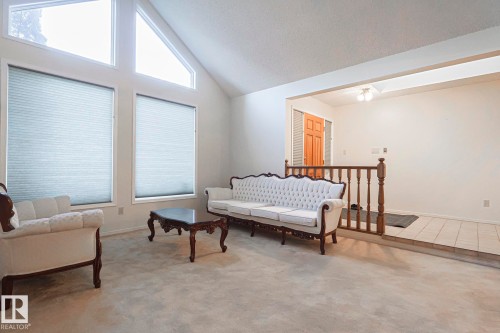 52 Blue Quill Crescent Nw, Edmonton, AB - Indoor