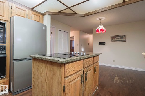 52 Blue Quill Crescent Nw, Edmonton, AB - Indoor Photo Showing Kitchen