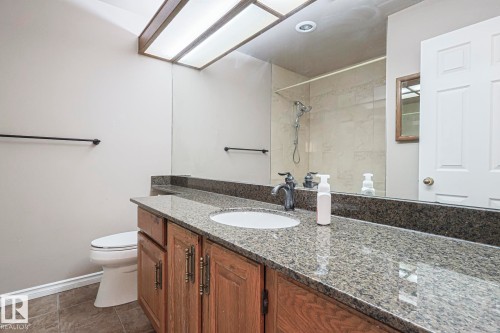 52 Blue Quill Crescent Nw, Edmonton, AB - Indoor Photo Showing Bathroom