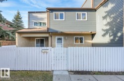 125 KASKITAYO CO  Edmonton, AB T6J 3T3