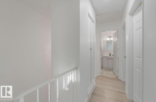 125 Kaskitayo Co, Edmonton, AB - Indoor Photo Showing Other Room