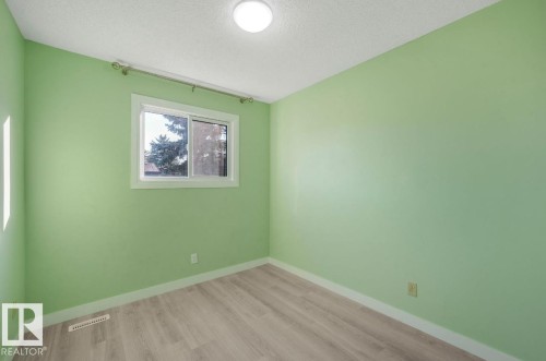 125 Kaskitayo Co, Edmonton, AB - Indoor Photo Showing Other Room
