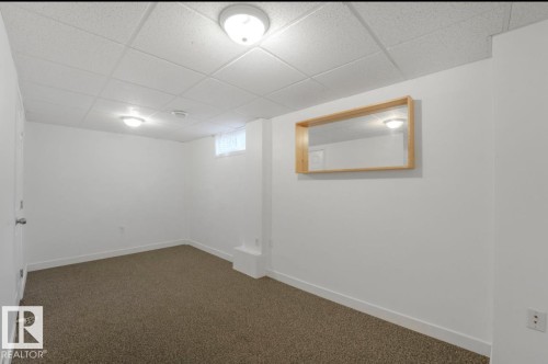 125 Kaskitayo Co, Edmonton, AB - Indoor Photo Showing Other Room
