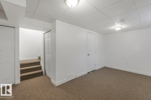 125 Kaskitayo Co, Edmonton, AB - Indoor Photo Showing Other Room