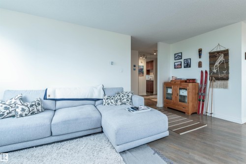 801 12141 Jasper Avenue, Edmonton, AB - Indoor