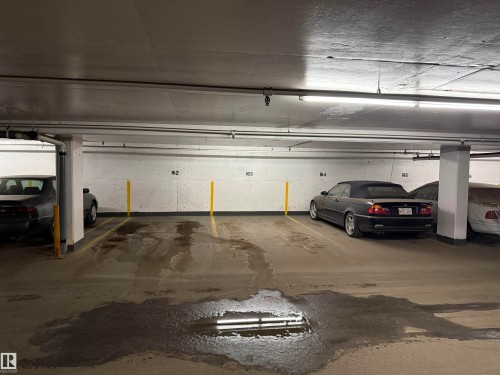 801 12141 Jasper Avenue, Edmonton, AB - Indoor Photo Showing Garage