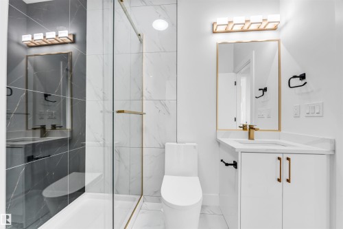 451 Crystal Creek Link, Leduc, AB - Indoor Photo Showing Bathroom