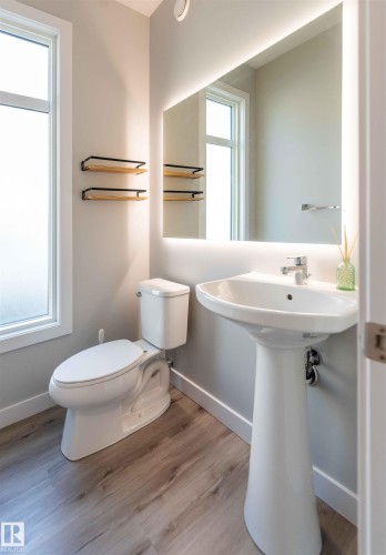 #21 1729 Keene Crescent, Edmonton, AB - Indoor Photo Showing Bathroom