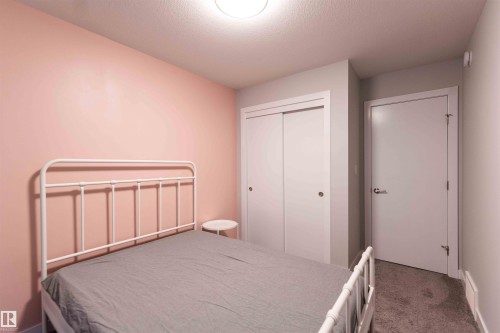 #21 1729 Keene Crescent, Edmonton, AB - Indoor Photo Showing Bedroom
