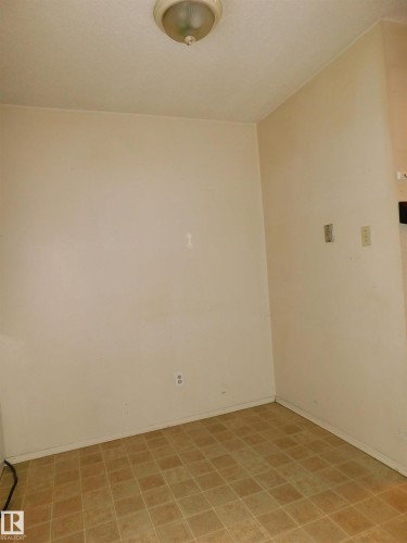 108 11040 129 Street, Edmonton, AB - Indoor Photo Showing Other Room