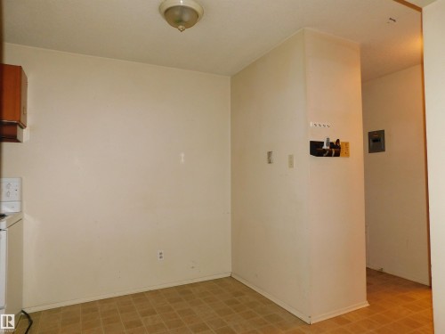 108 11040 129 Street, Edmonton, AB - Indoor Photo Showing Other Room