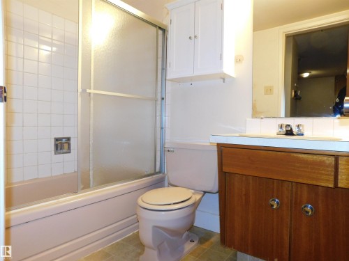 108 11040 129 Street, Edmonton, AB - Indoor Photo Showing Bathroom