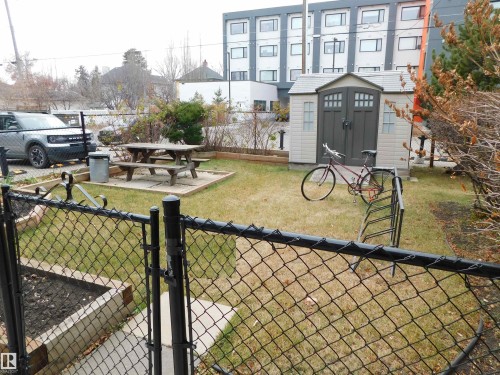 108 11040 129 Street, Edmonton, AB - Outdoor