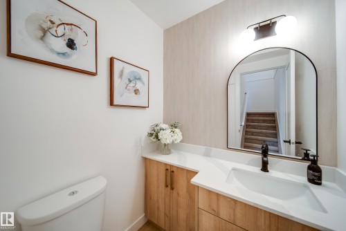475 Dunluce Road, Edmonton, AB - Indoor Photo Showing Bathroom