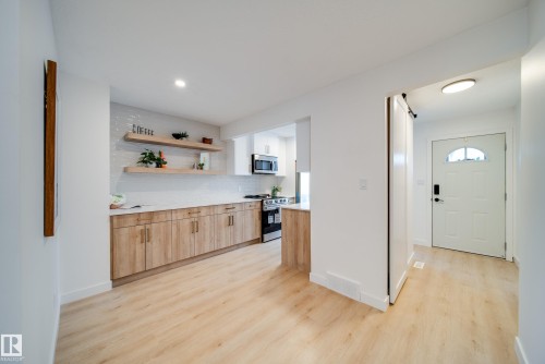 475 Dunluce Road, Edmonton, AB - Indoor