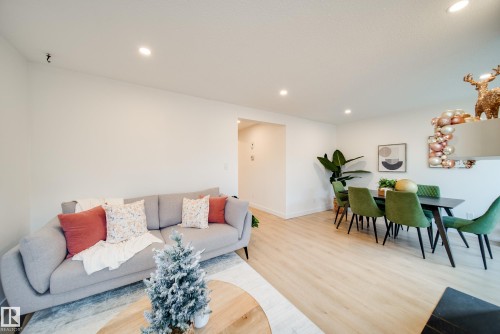 475 Dunluce Road, Edmonton, AB - Indoor