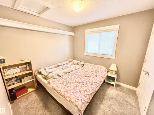 7114 174 Avenue, Edmonton, AB - Indoor Photo Showing Bedroom