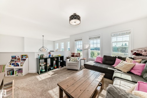 71 Jamison Crescent, St. Albert, AB - Indoor Photo Showing Living Room