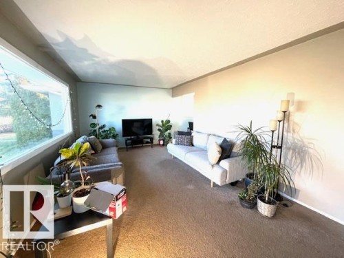 4723 103 Avenue, Edmonton, AB - Indoor