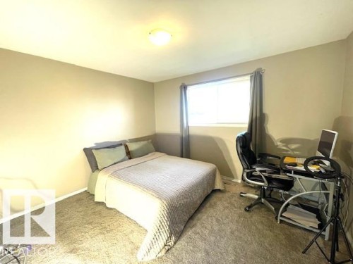 4723 103 Avenue, Edmonton, AB - Indoor Photo Showing Bedroom