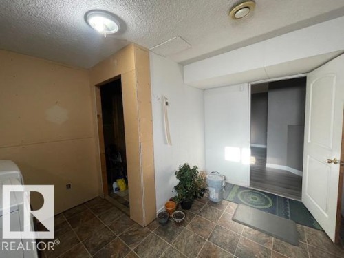 4723 103 Avenue, Edmonton, AB - Indoor