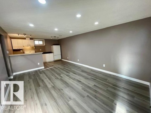 4723 103 Avenue, Edmonton, AB - Indoor Photo Showing Other Room