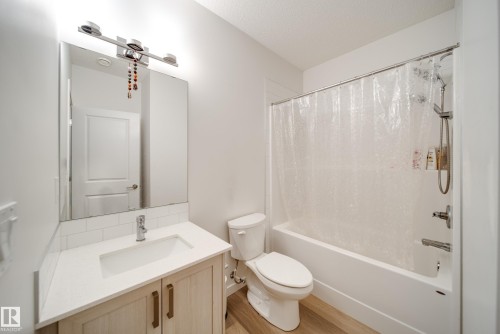 2838 152 Avenue, Edmonton, AB - Indoor Photo Showing Bathroom
