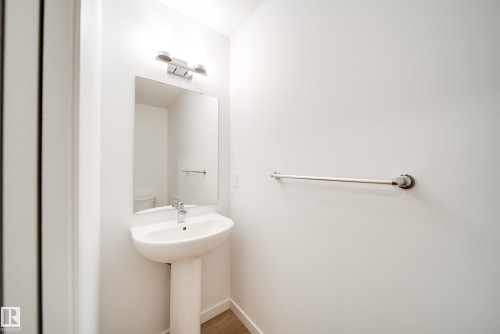 2838 152 Avenue, Edmonton, AB - Indoor Photo Showing Bathroom
