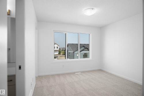 14 1430 Aster Way, Edmonton, AB - Indoor Photo Showing Other Room