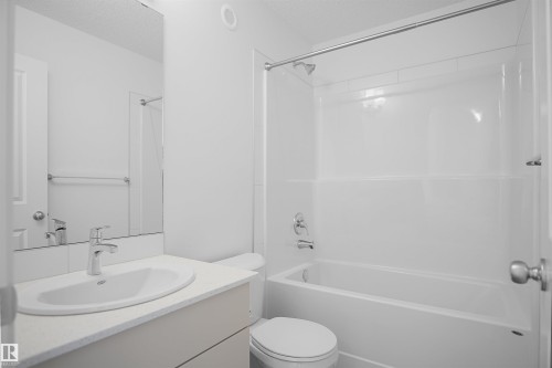 14 1430 Aster Way, Edmonton, AB - Indoor Photo Showing Bathroom