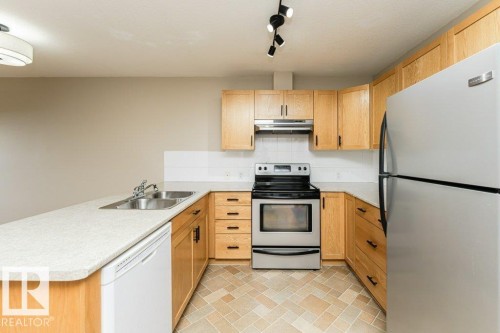 416 78 Mckenney Avenue, St. Albert, AB - Indoor Photo Showing Kitchen With Double Sink