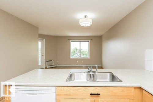 416 78 Mckenney Avenue, St. Albert, AB - Indoor Photo Showing Kitchen