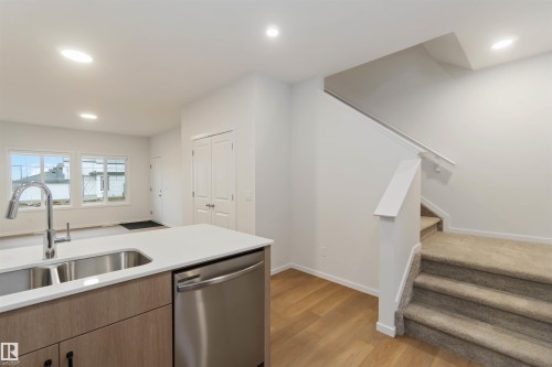 4275 Kinglet Drive Nw, Edmonton, AB - Indoor Photo Showing Other Room