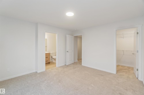 4275 Kinglet Drive Nw, Edmonton, AB - Indoor Photo Showing Other Room