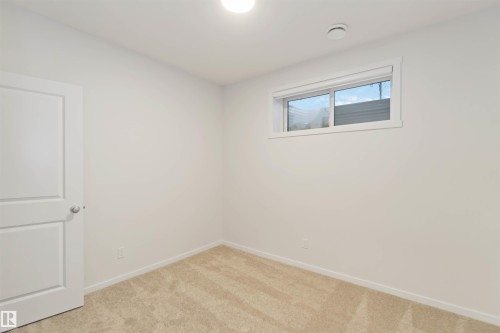 4275 Kinglet Drive Nw, Edmonton, AB - Indoor Photo Showing Other Room
