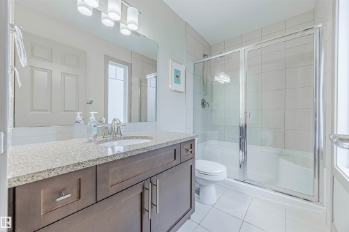 16 1150 Windermere Way, Edmonton, AB - Indoor Photo Showing Bathroom