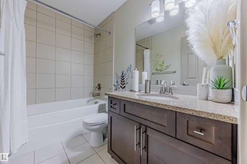 16 1150 Windermere Way, Edmonton, AB - Indoor Photo Showing Bathroom
