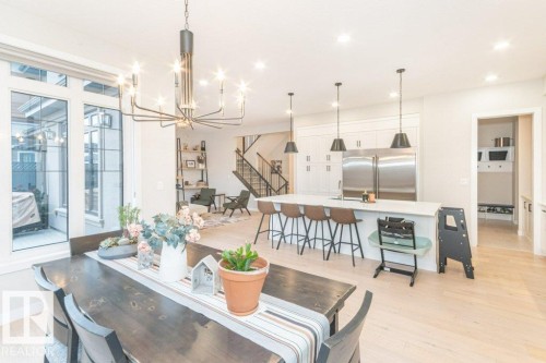 698 Howatt Drive, Edmonton, AB - Indoor Photo Showing Dining Room