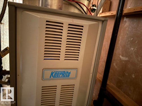 36 Vivian Way, Spruce Grove, AB - Indoor Photo Showing Other Room