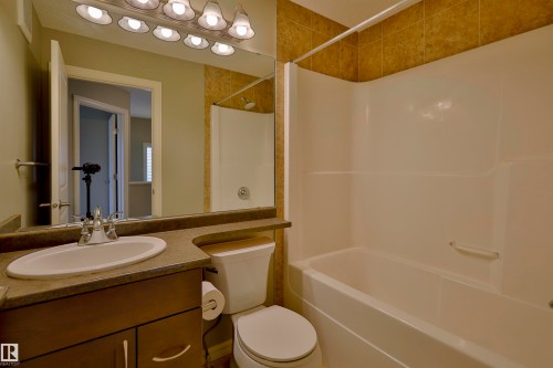18056 89 Street, Edmonton, AB - Indoor Photo Showing Bathroom