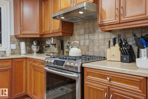 26 Mckay Close, Leduc, AB - Indoor Photo Showing Kitchen