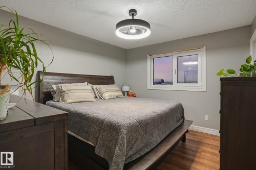 26 Mckay Close, Leduc, AB - Indoor Photo Showing Bedroom