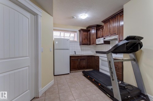 3621 28A Street, Edmonton, AB - Indoor