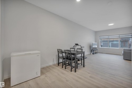 3323 Erlanger Bend, Edmonton, AB - Indoor
