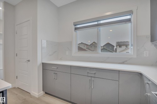 3323 Erlanger Bend, Edmonton, AB - Indoor Photo Showing Other Room