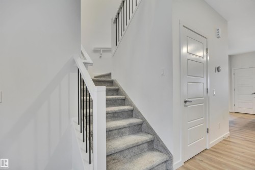 3323 Erlanger Bend, Edmonton, AB - Indoor Photo Showing Other Room