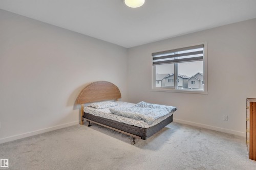 3323 Erlanger Bend, Edmonton, AB - Indoor Photo Showing Bedroom