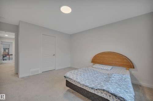 3323 Erlanger Bend, Edmonton, AB - Indoor Photo Showing Bedroom