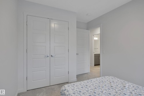 3323 Erlanger Bend, Edmonton, AB - Indoor Photo Showing Bedroom