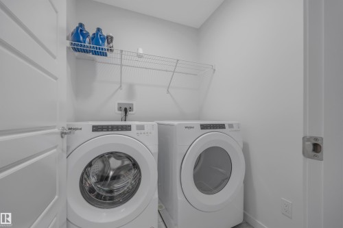 3323 Erlanger Bend, Edmonton, AB - Indoor Photo Showing Laundry Room